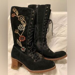 Boho suede ladies sz 6 1/2 boots - NEW